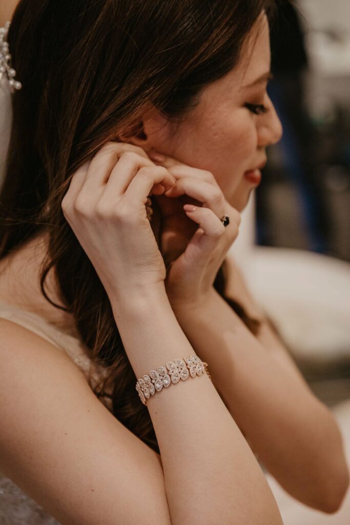 asian bride getting ready