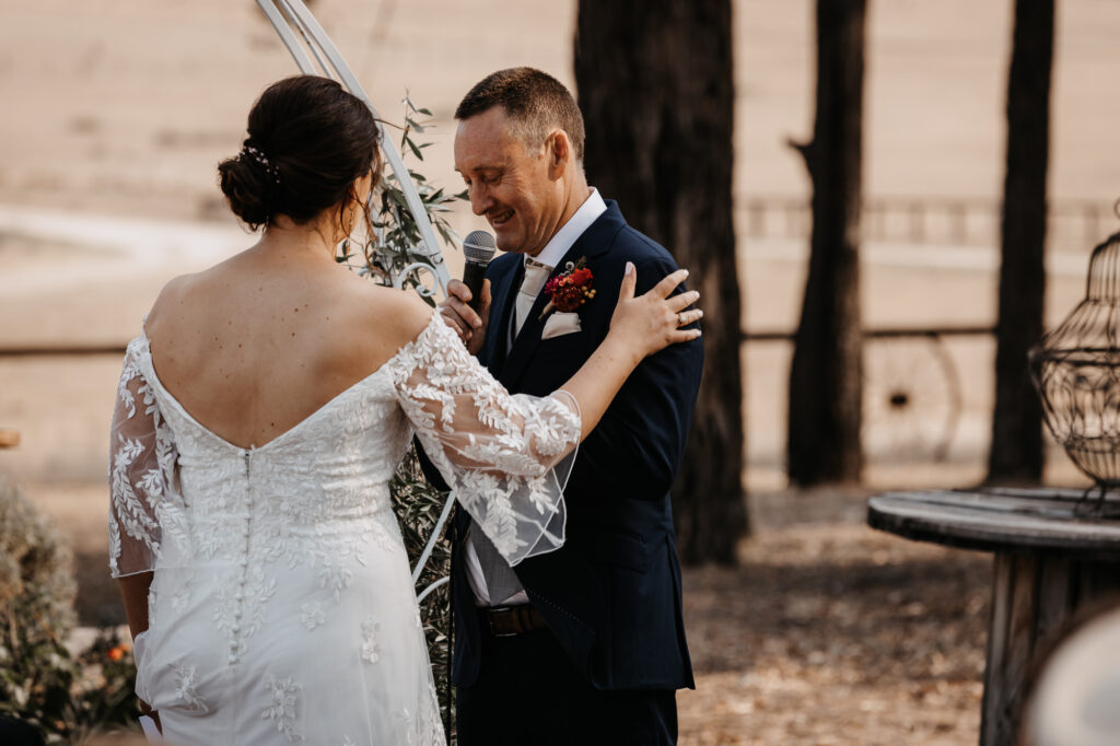 groom doing speech at the alter
