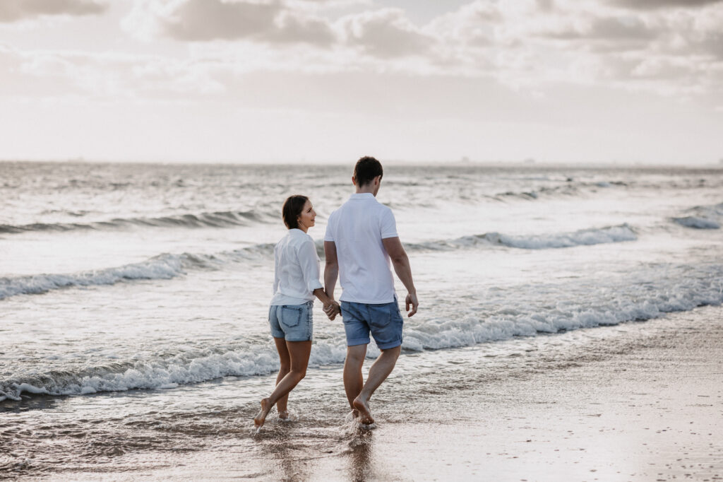 walk along Brighton beach