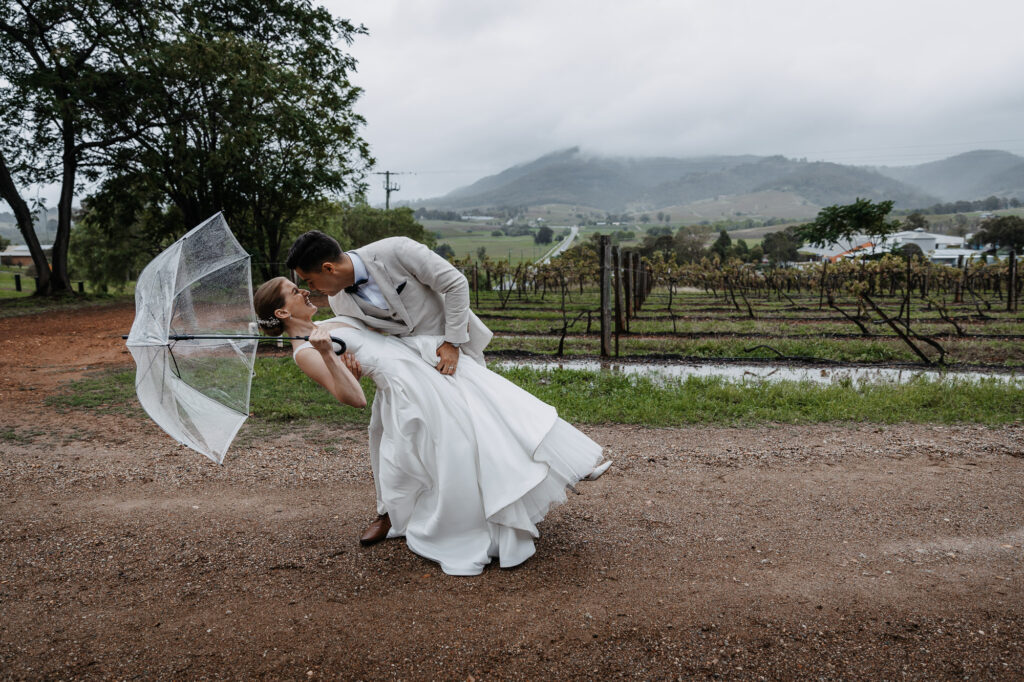 groom dipping the bride hunter valley