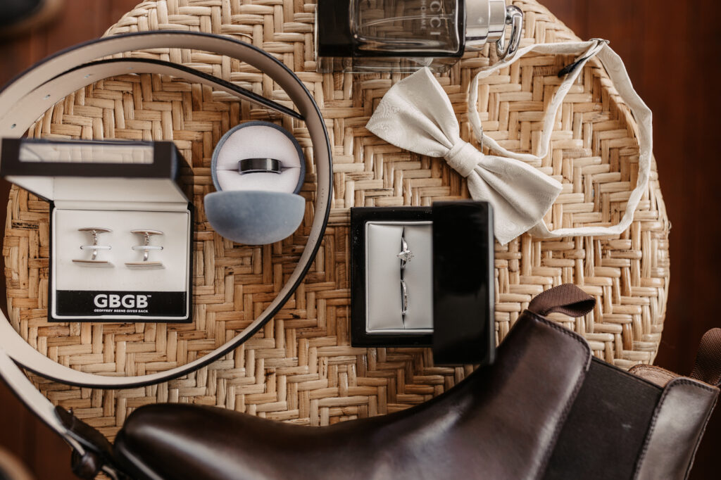 grooms wedding accessories