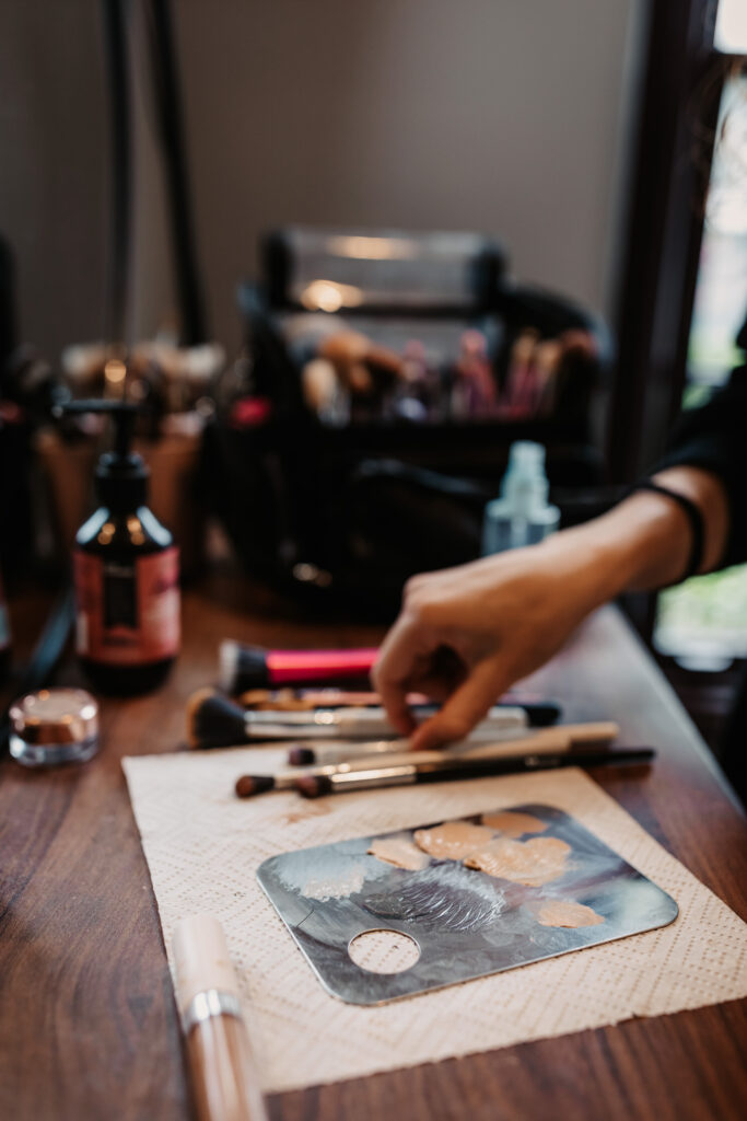 make up artist and her tools