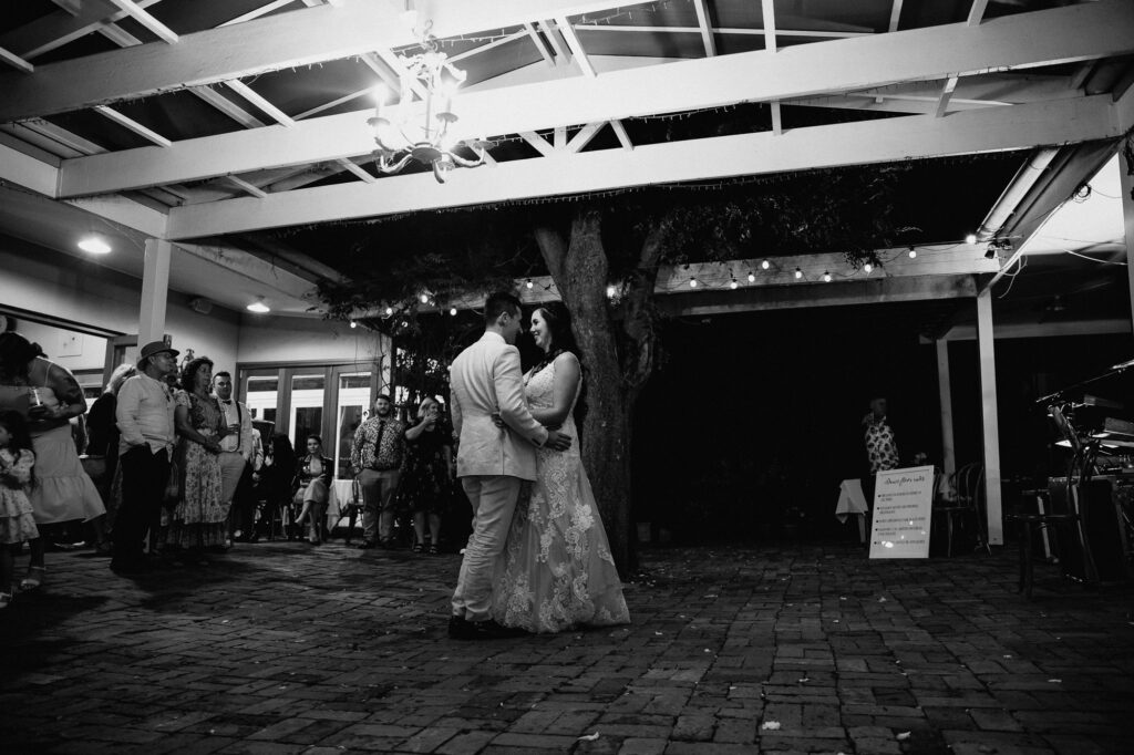 husband and wife's first dance