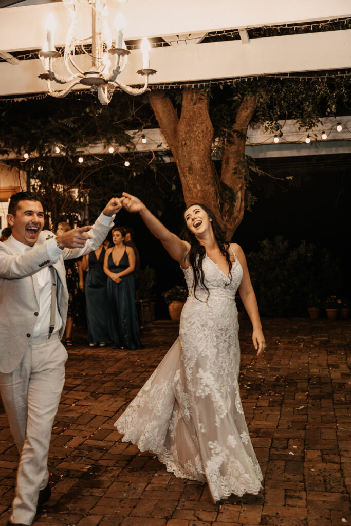 husband and wife's first dance