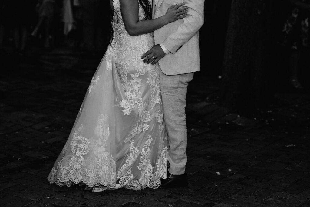 husband and wife's first dance